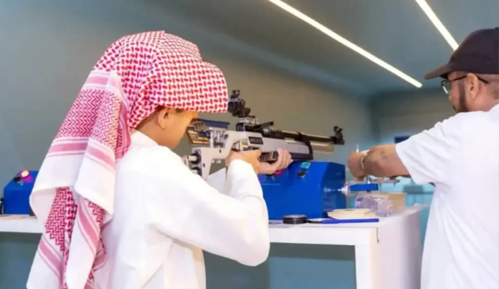 معرض الصقور.. «الرماية» يستعرض الأسلحة المعتمدة